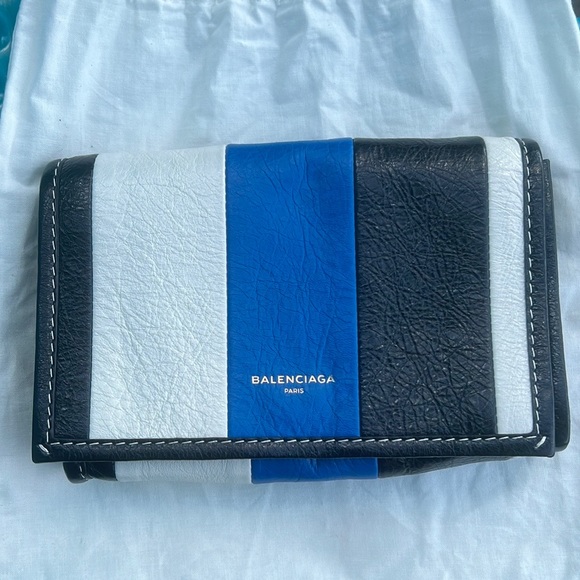 Balenciaga crossbody - Picture 1 of 4
